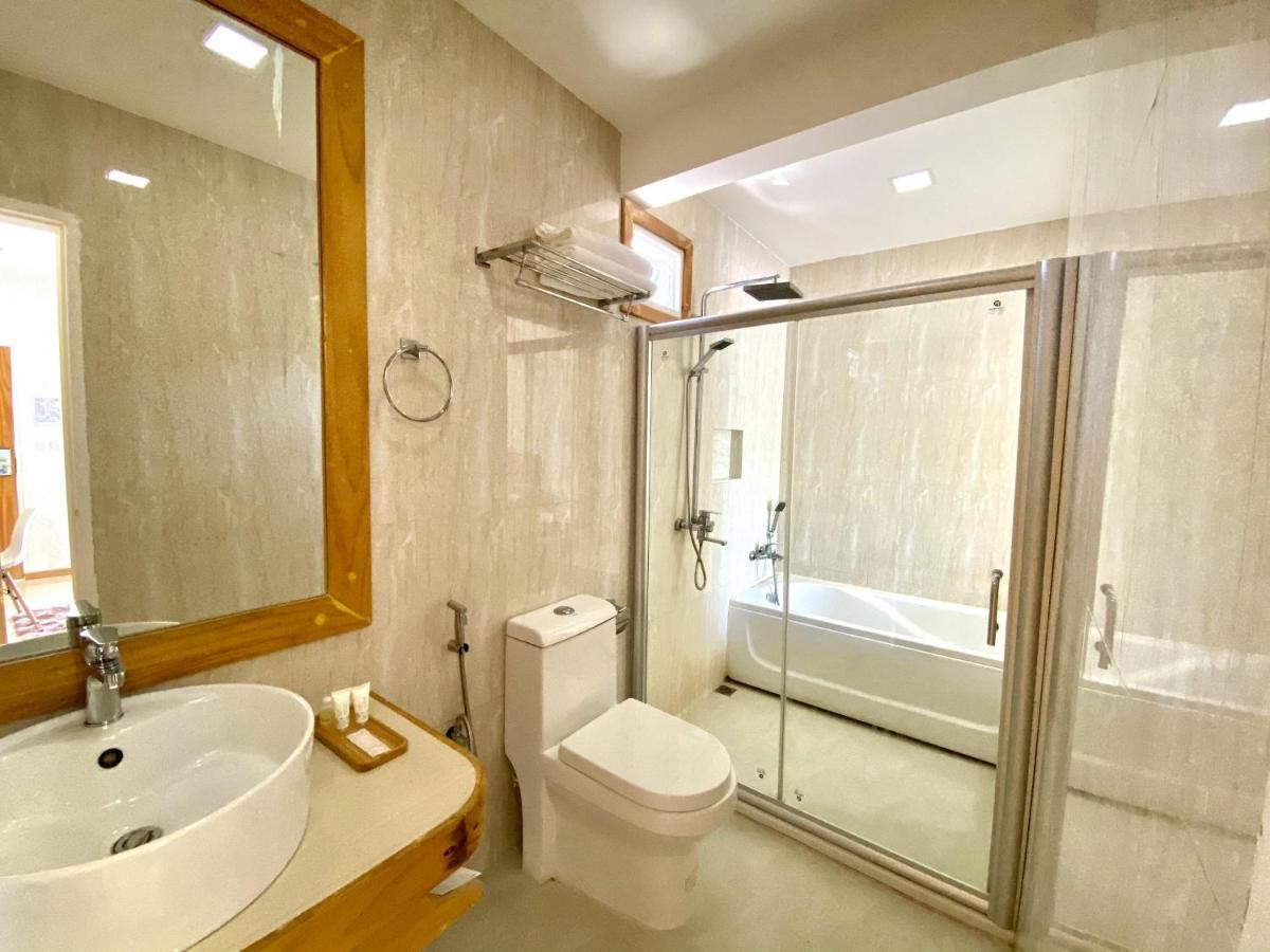 Alaika Maafushi Hotell Exteriör bild